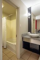 Ramada by Wyndham Ottawa On The Rideau