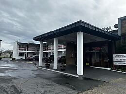 Travelers Inn by OYO Longview Kelso