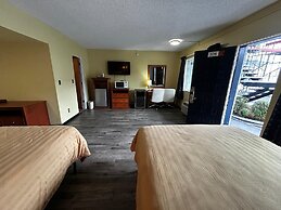Travelers Inn by OYO Longview Kelso
