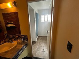 Travelers Inn by OYO Longview Kelso