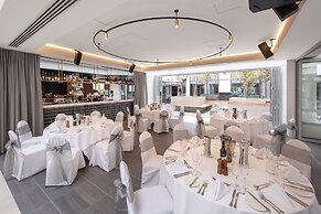 Amora Herencia Riverwalk Melbourne