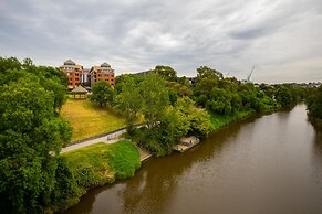 Amora Herencia Riverwalk Melbourne