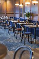 Amora Herencia Riverwalk Melbourne