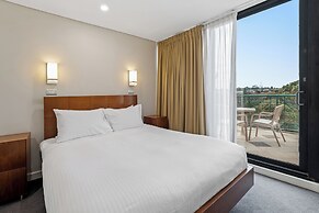 Amora Herencia Riverwalk Melbourne