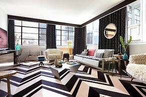 Adelphi Hotel