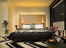 Adelphi Hotel