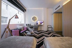 Adelphi Hotel