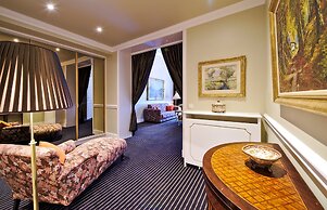 Hotel Manos Premier