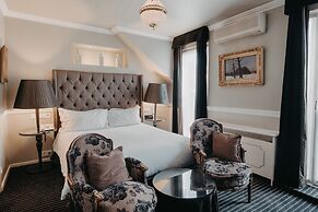 Hotel Manos Premier