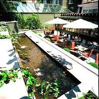 Hotel Manos Premier
