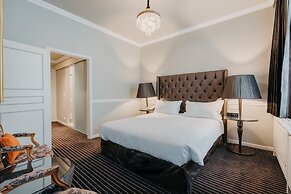 Hotel Manos Premier