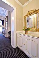 Hotel Manos Premier