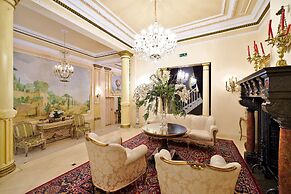 Hotel Manos Premier