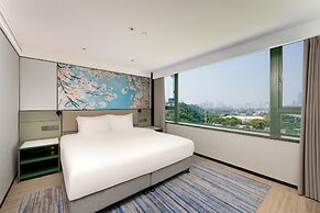 Holiday Inn Riverside Wuhan by IHG