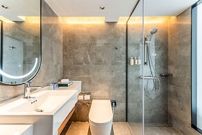 Holiday Inn Riverside Wuhan by IHG