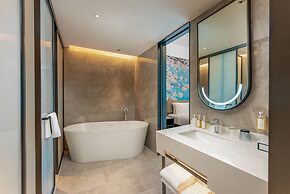 Holiday Inn Riverside Wuhan by IHG