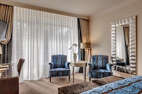 Bernstein Villa Kastania