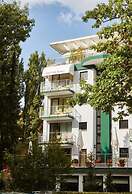Bernstein Villa Kastania