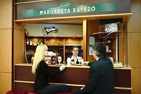 Hotel Benczur