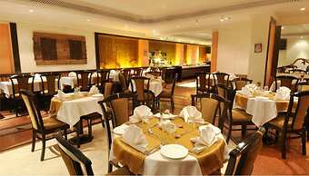 Fariyas Hotel