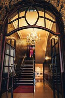 Russell Court Hotel
