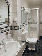 Russell Court Hotel