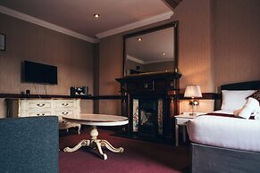 Russell Court Hotel