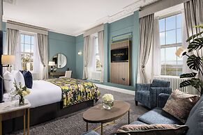 Grand Hotel