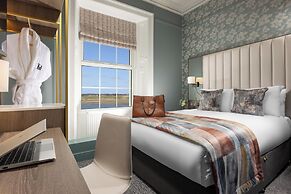 Grand Hotel