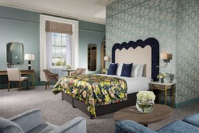 Grand Hotel