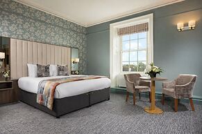 Grand Hotel