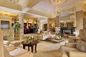 Buswells Hotel