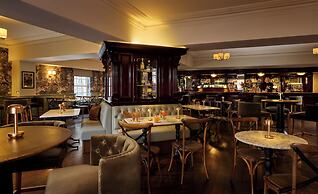 Buswells Hotel