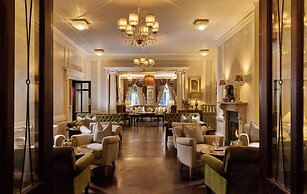 Buswells Hotel