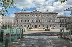 Buswells Hotel
