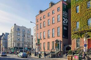 Buswells Hotel