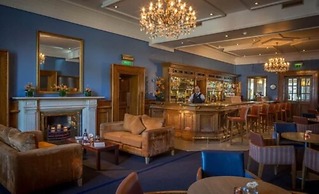 Marine Hotel