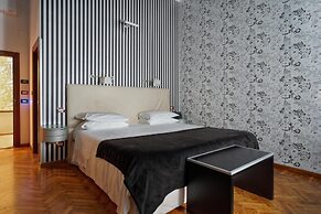 De La Pace, Sure Hotel Collection by Best Western