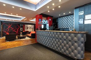 Jet Hotel, Sure Hotel Collection by Best Western