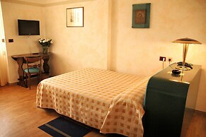 Hotel Napoleon Rimini – City & Station