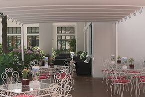 Majestic Palace Hotel