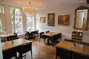 Ambassade Hotel