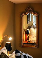Ambassade Hotel