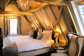 Ambassade Hotel