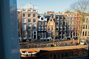 Ambassade Hotel