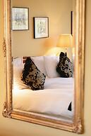 Ambassade Hotel
