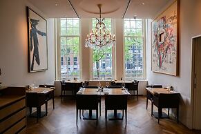 Ambassade Hotel