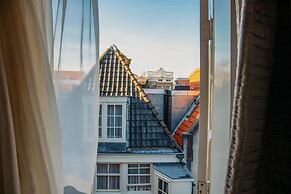 Ambassade Hotel