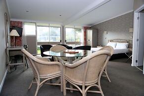 The Avenue Hotel