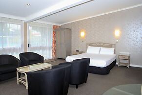 The Avenue Hotel